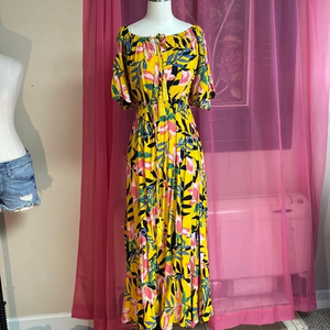 Woman’s dresses‎